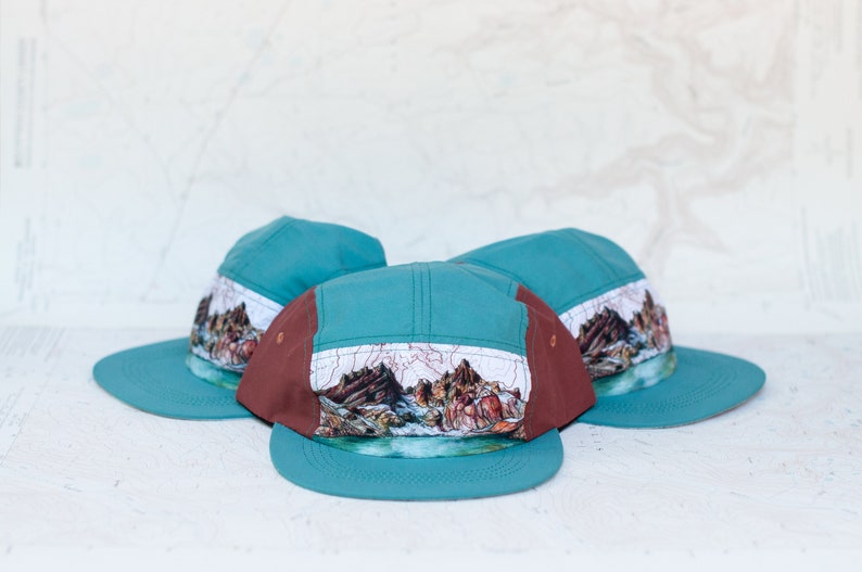 Broken Top 5 Panel Hat: Aqua Clay Mountain Art, Quick Dry